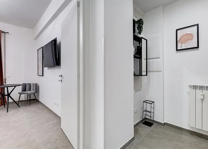 Bdc - Mariposa 3bdr In San Giovanni * Rzym